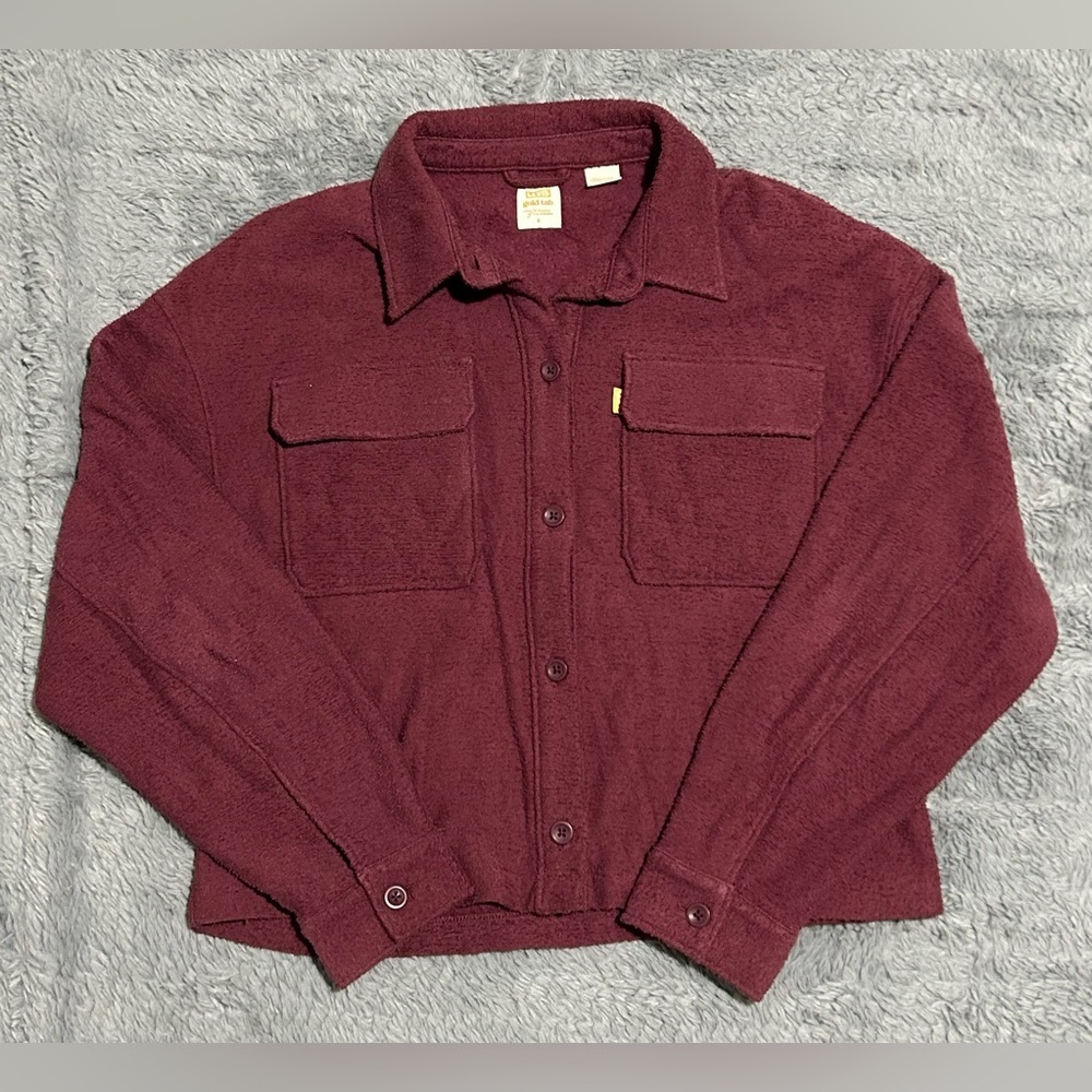 Leviās Gold Tab Womenās Textured Button-Front Burgundy Shirt Jacket - S